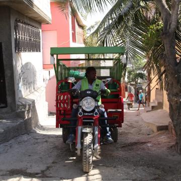 photo credit: Vic Hinterlang