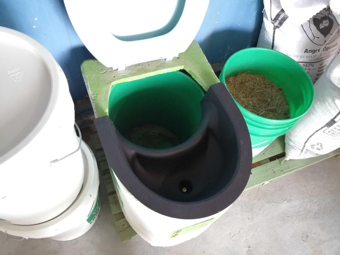 EkoLakay toilet with new urine diverter